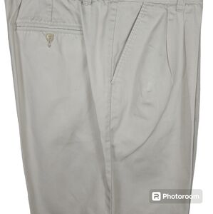 P B Basics, Women's beige shorts. In excellent condition, like new Sz 18 W.